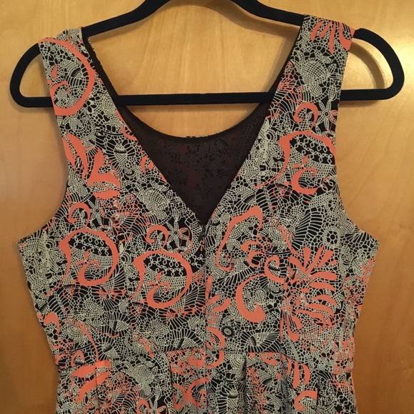 DONATED Printed dress in Coral/Navy/White - Picture 3 of 3